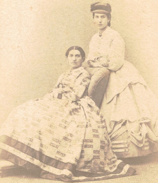 1866 年左右，约翰娜·冯·俾斯麦和女儿玛丽