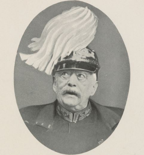 Bismarck mit Federhelm